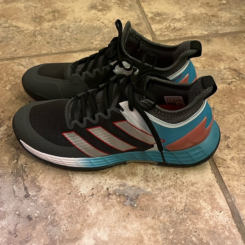 Women’s Adidas Tennis Shoes